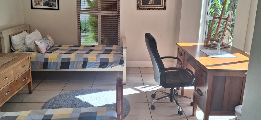 To Let 5 Bedroom Property for Rent in Bluewater Bay Western Cape